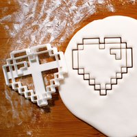 8-Bit Herz Cookie Cutter Retro Pixel Gamer Love Design Für Party & Geeky Backen von Bakerlogy