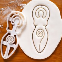 Spiralgöttin Cookie Cutter Wicca Backform, Göttlich-Weibliches Symbol von Bakerlogy