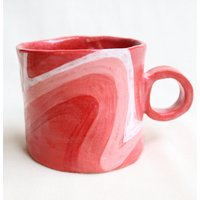 Wonky Swirly Handgemachte Keramiktasse von BakkiePleurCeramics