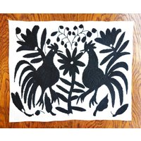 Otomi Platzset, Wandrahmen, Handgestickte Volkskunst, Tenango, Mexiko von BalamMexicanArt