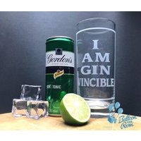 I Am Gin Vincible Graviertes Hi-Ball Glas von BalloonYourRoom