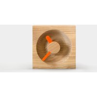 Luka - Holz Tischuhr Mit Acryl Pfeilen in Verschiedenen Farben. Zuverlässiges Uhrwerk von Bambetel