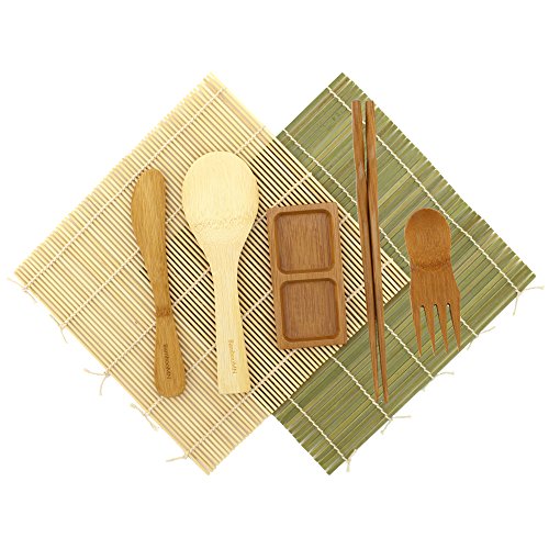 BambooMN Sushi Maker Kit – 1 x grüne und 1 x natürliche Sushi-Rollmatte, 1 x Reispaddel, 1 x Streuer, 1 x Essstäbchen, 1 x Sushi-Saucenschale, und 1 x Göffel – Deluxe-Sushi-Set von BambooMN