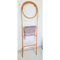 Natürliche Rattan Decke Handtuchleiter/Quilt Leiter Rack Dekorative Display 4 Tier Handtuchhalter | Quiltständer von BambooPlusWood