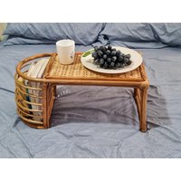 Rattan Bett Tablett, Boho Nachttisch, Bambus Frühstück Im Bettstrahl, Schreibtisch von BambooPlusWood