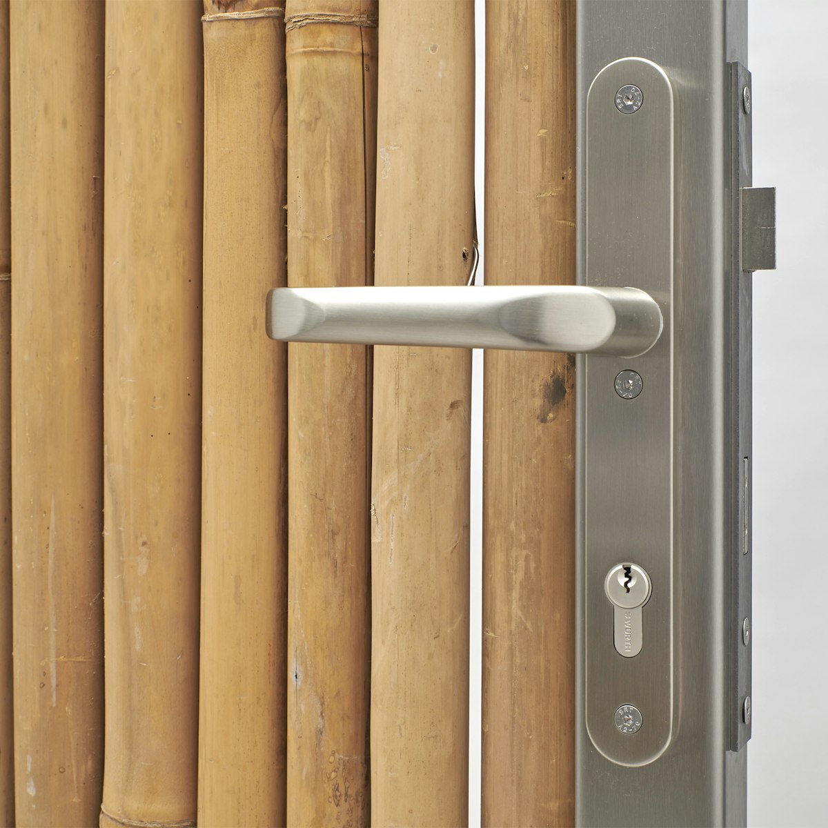 BambusBASIS Tür  zum Einbetonieren - Bambus dunkel, 122 x 120 cm, Din L, V2A, 80x80 von BambusBASIS