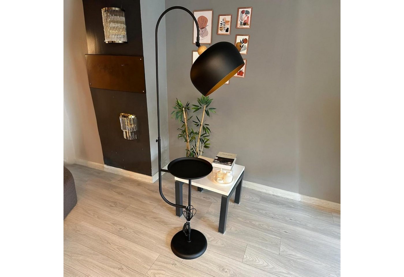 Bamyum Stehlampe Gorkiede Stehlampe aus Metall mit E27, verstellbarer Lampenschirm, ohne Leuchtmittel, E27, verstellbarer Lampenschirm, Stehluchte mit Ablage Bamyum Stehlampe Gorkiede Stehlampe aus Metall mit E27, verstellbarer Lampenschirm, ohne Leuchtmittel, E27, verstellbarer Lampenschirm, Stehluchte mit Ablage von Bamyum