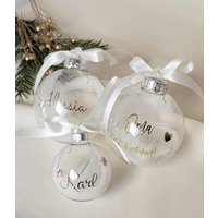 Weihnachtskugel Glas Personalisiert 8 cm | Weiße Federn Christbaumkugel Mit Namen Erinnerungskugel Geschenk Handmade von BandlundPerle