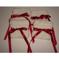 Gehäkelte 4Er Set Serviettenringe Mit Bändern/Akzent Serviettenringe/Weiße Serviettenringe/Festliche Serviettenringe/Weihnachten/Festliche Gehäkelte 4Er Set Serviettenringe Mit Bändern/Akzent Serviettenringe/Weiße Serviettenringe/Festliche Serviettenringe/Weihnachten/Festliche von BarbiesCraftingNook