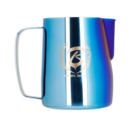 Barista Space Polished Silver Milk Jug optimal für Latte Art mit präziser Ausgusstülle, leicht und handlich, empfohlen von Weltmeistern – silverBlue - 600ml von Barista Space