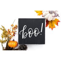 Boo Rustikales Holzschild Tiered Tablett Dekor Zeichen Halloween Halloween-Dekor Kleines Block-Zeichen Mini-Schild Holzblock von BarnWebCreations