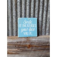 Smile Altholzschild Aqua Türkis Handgemaltes Dekor Smile Altholzschild Aqua Türkis Handgemaltes Dekor von BarnWebCreations