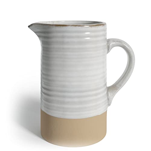 Barnyard Designs 1.5 Quart weißer Keramik-Krug, Vintage-Rustikaler Bauernhaus-Vase, Keramik-Milchkrug, weiße Krugvase oder Blumenvase, dekorative Wasserkrug, elfenbeinfarben/hellbraun, 17.8x18.4 cm von Barnyard Designs