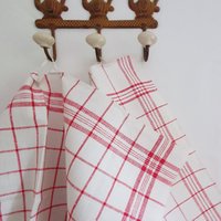 4-Tlg. Set Handtücher Mit Monogramm Ha, Küchentücher Geschirrtücher Trockentücher, Leinen Oder Halbleinen, Rot Kariert, Unbenutzt Ht005 4-Tlg. Set Handtücher Mit Monogramm Ha, Küchentücher Geschirrtücher Trockentücher, Leinen Oder Halbleinen, Rot Kariert, Unbenutzt Ht005 von BarosaVintage