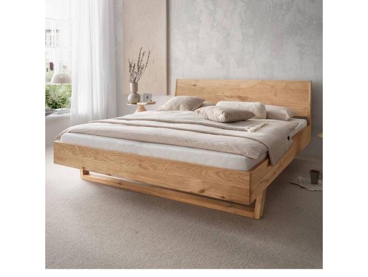 Doppelbett Holzbett in Wildeichefarben Kufengestell aus Holz von Basilicana