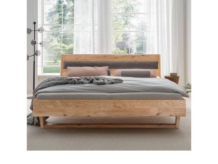 Doppelbett Massivholzbett Oberfläche geölt Kufengestell aus Holz von Basilicana