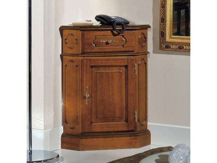 Flur Kommode im klassischen Stil Nussbaumfarben Flur Kommode im klassischen Stil Nussbaumfarben von Basilicana