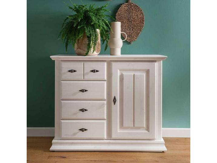 Garderobenkommode im Landhausstil Oberfläche weiß gewachst von Basilicana