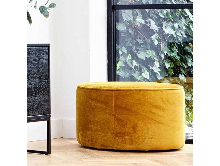 Sitzpouf in Gelb Samt Webstoff modern Sitzpouf in Gelb Samt Webstoff modern von Basilicana
