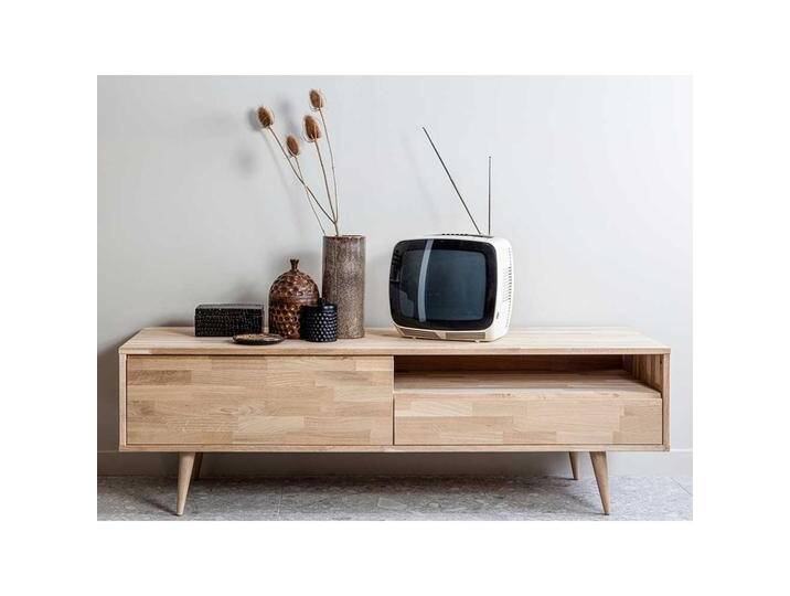 TV Board aus Eiche teilmassiv 150 cm breit TV Board aus Eiche teilmassiv 150 cm breit von Basilicana