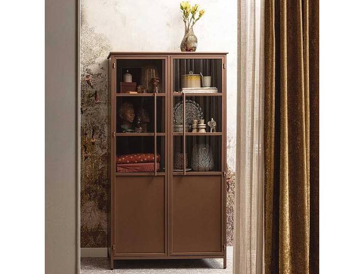 Vitrinenschrank Schrank Vitrine in Braun aus pulverbeschichtetem Metall von Basilicana