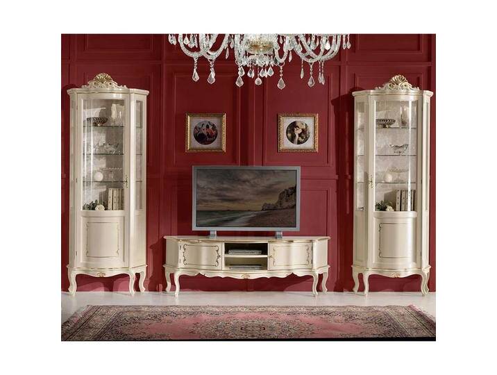 Wohnzimmer Anbauwand im Barockstil Weiß und Goldfarben verziert (dreiteilig) von Basilicana