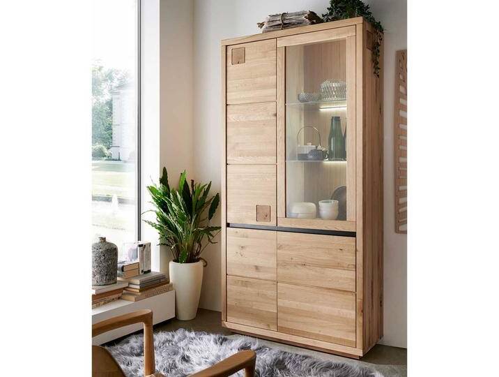 XL Wohnzimmervitrine aus Wildeiche Massivholz Hirnholzeinlagen von Basilicana