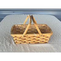 Brot Servierkorb Mit Griffen Obstkorb Aus Holz, Serviertablett von BasketsByDebi