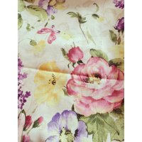 Helle Große Florale Tischdecke 82 "x 60" Silly Wie Neu Weich Helle Große Florale Tischdecke 82 "x 60" Silly Wie Neu Weich von BaublesBowsToo