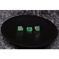Seltene Rarität , 3 Smaragdkristalle - 1.21 Karat Grün Natürlich & Unbehandelt Aus Dem Habachtal Österreich At von BavariGemArt