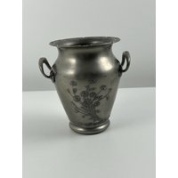 Vase Klein Zinn Vintage Höhe 15 cm 5, 90In Durchmesser 15cm 5, 9In Landhaus Küche Hausgang Wohnzimmer Silber Blumenmuster Bauernhaus Vase Klein Zinn Vintage Höhe 15 cm 5, 90In Durchmesser 15cm 5, 9In Landhaus Küche Hausgang Wohnzimmer Silber Blumenmuster Bauernhaus von BavarianHeritage