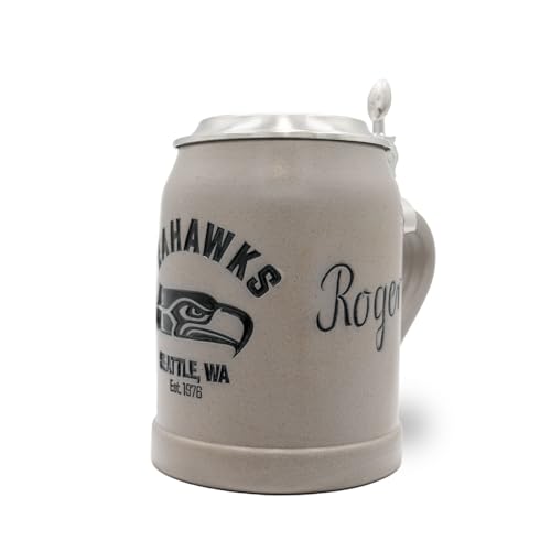 Bavariashop | ®NFL PREMIUM Bierkrug Seattle Seahawks mit Gravur | NFL Bierglas mit Team Logo | American Football Bierkrug personalisiert | 0,5 Liter mit Zinndeckel von Bavariashop
