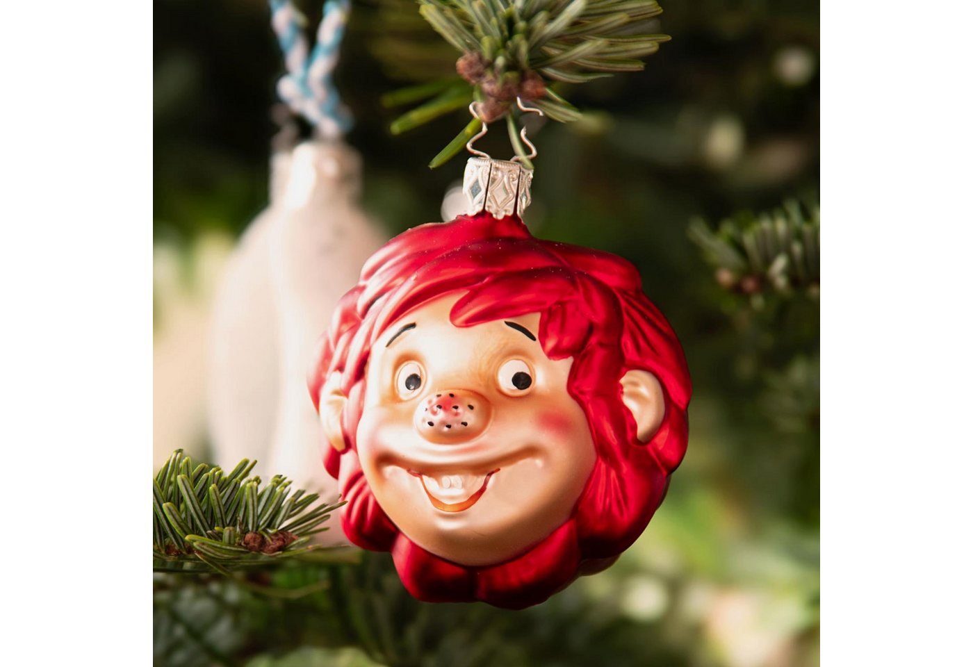 Bavariashop Weihnachtsbaumkugel ®Pumuckl Weihnachtskugel • Mundgeblasener Baumschmuck • 7 x 7 cm von Bavariashop