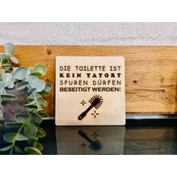 Holzschild "Die Toilette Ist Kein Tatort" Bad Spaß Lustiger Spruch Wandschild Kunst Zimmer, Geschenk Schriftzug Gravur Dekoration Holzschild "Die Toilette Ist Kein Tatort" Bad Spaß Lustiger Spruch Wandschild Kunst Zimmer, Geschenk Schriftzug Gravur Dekoration von BayernDeko