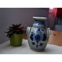 Vintage Keramik Blumenvase Blau Blumen Vase Küche Majolika von BazaarVintageStore