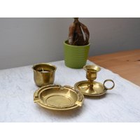 Vintage Messing Kerzenständer Aschenbecher Kerzenhalter Rund Set Von Drei von BazaarVintageStore