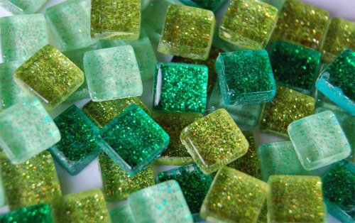 100 St. Softglas- Mosaiksteine Glitzer 1x1cm Grünmix Glitter Mosaik ca. 85g von Bazare Masud e.K.