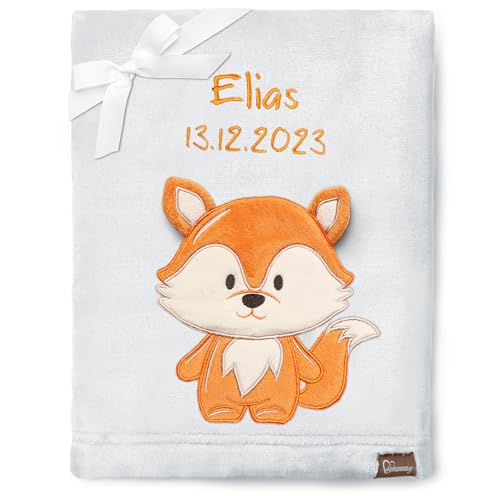 Be Mammy Personalisierte Babydecke mit 3D Applikation Warme Kuscheldecke mit Namen und Geburtsdatum; Perfektes Baby Geschenk; Blanket; Krabbeldecke BE20-280 (Hellgrau - Fuchs) von Be Mammy