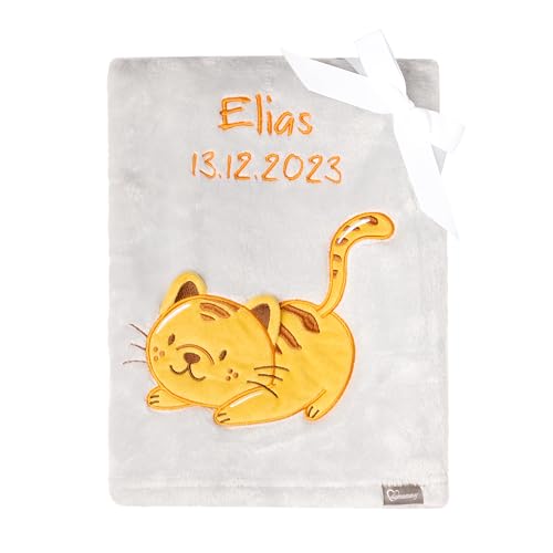 Be Mammy Personalisierte Babydecke mit 3D Applikation Warme Kuscheldecke mit Namen und Geburtsdatum; Perfektes Baby Geschenk; Blanket; Krabbeldecke BE20-280 (Hellgrau - Katze) von Be Mammy