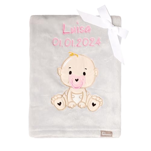 Be Mammy Personalisierte Babydecke mit 3D Applikation Warme Kuscheldecke mit Namen und Geburtsdatum; Perfektes Baby Geschenk; Blanket; Krabbeldecke BE20-280 (Hellgrau - Mädchen) von Be Mammy