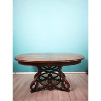 Old Oval Walnut Table Old Oval Walnut Table von BeVintageSwitzerland
