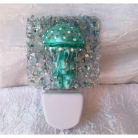 Qualle Nachtlicht, Nachtlichter, Meeresfarben, Glasstein, Strand, Nautik, Geschenk. 3D Qualle, Handgemachte Clay von BeachHarmonyChic