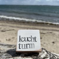 Handgefertigte Holzschilder Mit Inspirierenden Sprüchen-Leuchtturm-Kleines Mitbringsel-Nachhaltige Dekoration-Wiederverwendbare Wandschilder von Beachhouse70