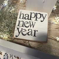 Holzklötzchen Mit Spruch Zum Hinstellen-Happy New Year-Originelles Mitbringsel-Kleines Geschenk-Frohes Neues Jahr-Neujahrsdekoration von Beachhouse70