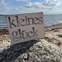 Holzschild Mit Spruch Glück - Deko Landhaus Vintage Ferienhaus -Personalisierte Geschenke-Positive Energie Holzschild Mit Spruch Glück - Deko Landhaus Vintage Ferienhaus -Personalisierte Geschenke-Positive Energie von Beachhouse70