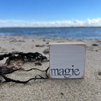 Holzschild Mit Spruch - Magie-Kleine Geschenkidee-Holzbild-Spruchplatte-Kleines Mitbringsel-Nachhaltig Wohnen-Wiederverwendbares Unikat von Beachhouse70