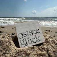 Holzschild Ostsee Glück - Maritimes Mini 6x6 cm | Kleines Schild Aus Holz Mini-Deko Für Strandliebhaber Ostseeglück von Beachhouse70