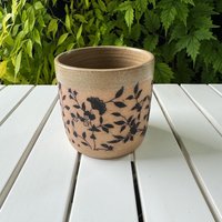 250Ml Becher/Mit Schwarzen Blättern Und Blumen - Sandiger Ton Transparente Glasur Handgemachtes Keramik Geschenk 250Ml Becher/Mit Schwarzen Blättern Und Blumen - Sandiger Ton Transparente Glasur Handgemachtes Keramik Geschenk von BealloCeramics