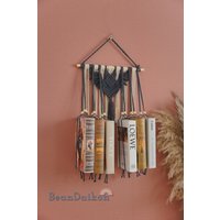 Boho Fledermaus Buch Halter Wandbehang - Makramee Bücherregal Für Bücherwurm & Saisonale Dekor H19 von BeanDaikon