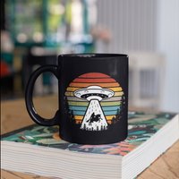 Bigfoot Einhorn Alien Becher, Lustige Ufo Sasquatch Kaffeebecher, Tumbler Reisebecher Bierdosenhalter Kühler von BeanMugs